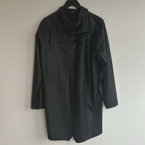 RAINS Long Jacket In Black - Picture 6 of 9